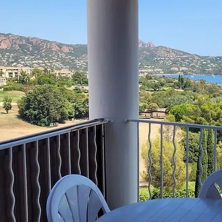 Cap Esterel: Tranquil Seaview Retreat With Covered Terrace Saint-Raphael (Var)