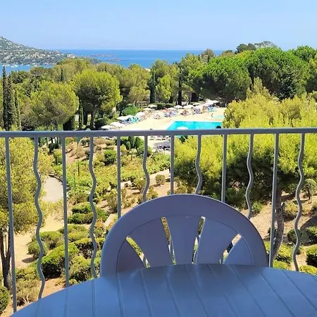 Cap Esterel: Tranquil Seaview Retreat With Covered Terrace Saint-Raphael (Var)