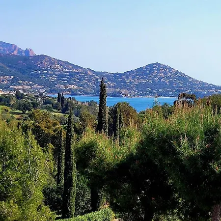 Apartment Cap Esterel: Tranquil Seaview Retreat With Covered Terrace